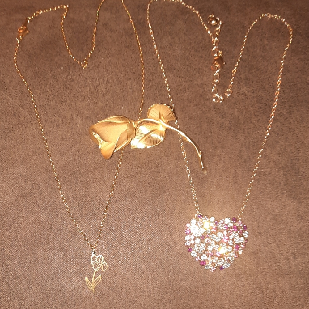 3 pieces Romantic romantic jewelry lot goldtone heart/floral - Picture 11 of 13